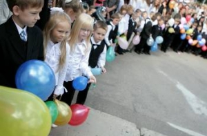 Эксперты [не поддерживают обучение детей в школах с шестилетнего возраста]